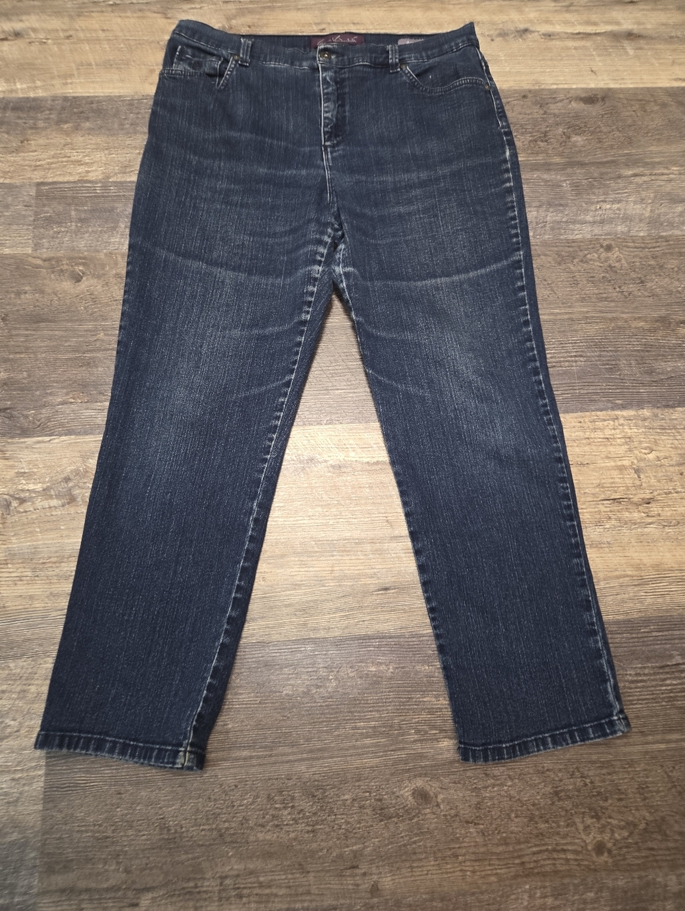 Gloria Vanderbilt Amanda Straight Leg Jeans - Picture 4 of 10
